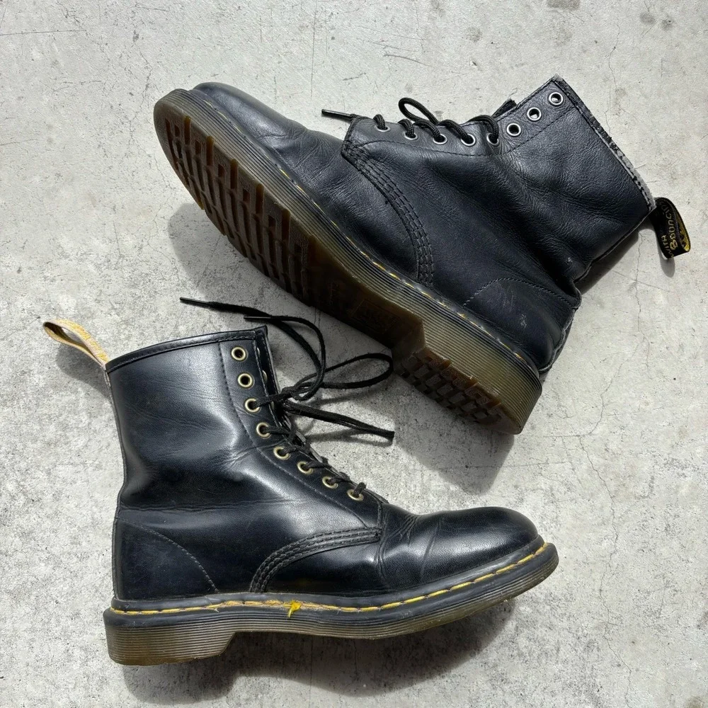 Doc Martens Smooth Leather Lace Up Boots Men's 9 (Different Pair)